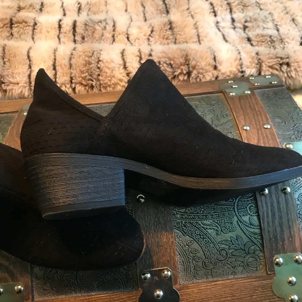 BF Betani size 8 ankle boot.